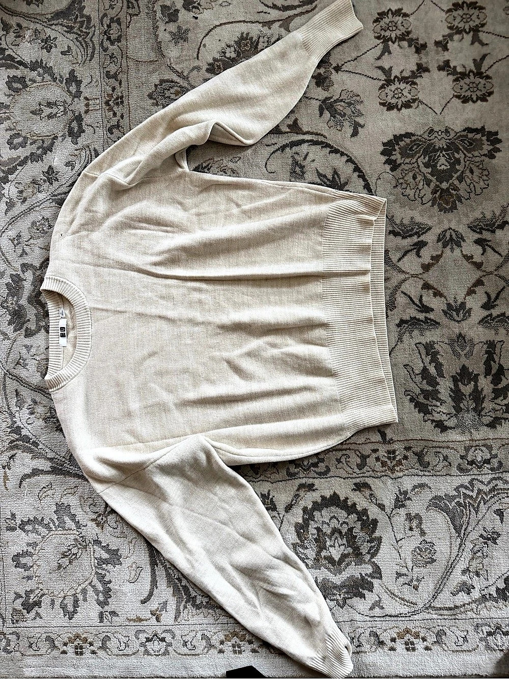 Uniqlo Crewneck Sweater in Cream XL